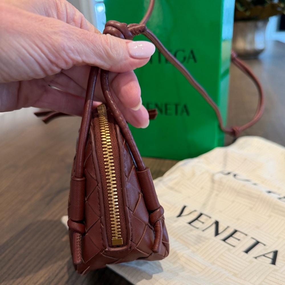 Bottega Veneta Brown Intrecciato Leather Shoulder Bag - Picture 6 of 16